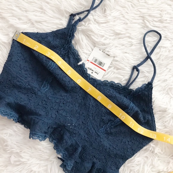 Free People Fleur De Lys Lace Crop Cami 3 Pair NWT - Picture 3 of 6